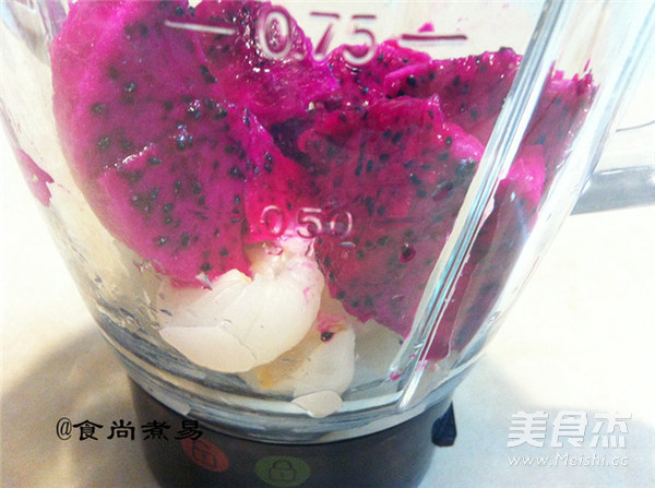 Dragon Fruit Milkshake recipe