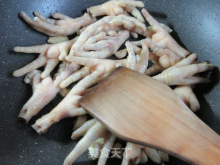 Shrimp Lao Tofu and Chicken Feet Claypot recipe