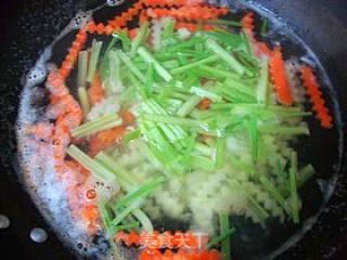 Refreshing Small Cold Dish---------【squid Mixed with Scallion Oil and Seasonal Vegetables】 recipe