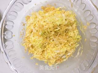 How to Make Delicious Small Pickles with Cabbage recipe
