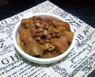 Braised Pork Knuckles with Peanuts (simple Version) recipe