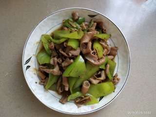 Duck Intestines Stir-fried Chili recipe