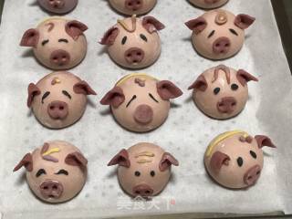 Cute Little Pig Buns recipe