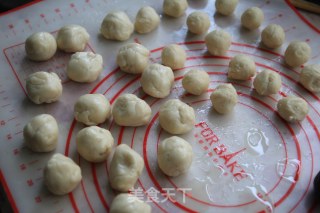 Traditional Red Bean Paste Egg Yolk Crisp recipe