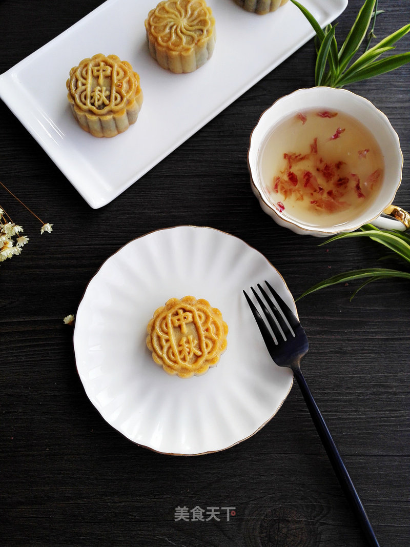 #新良第一节婚纱大赛# Cantonese-style Bean Paste Moon Cakes recipe