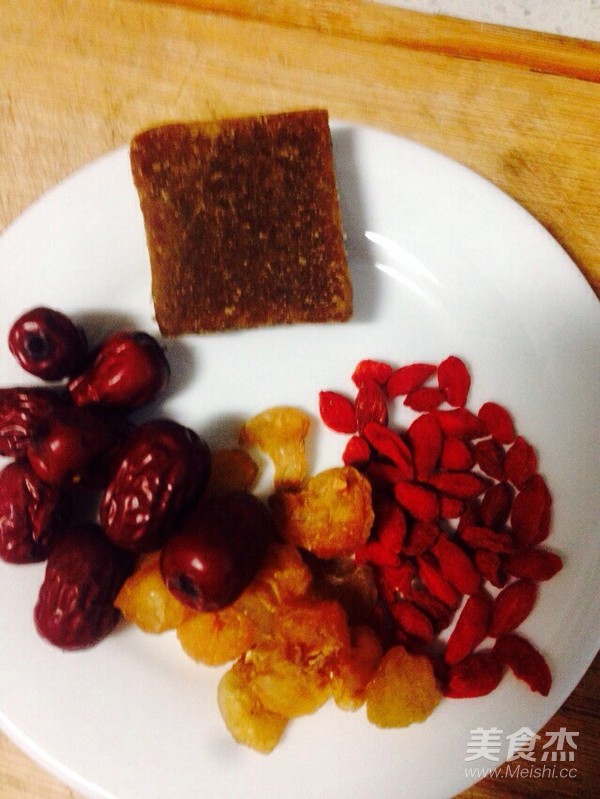 Red Dates, Wolfberry, Longan, Red Beans, Peanuts and Red Rice Porridge recipe