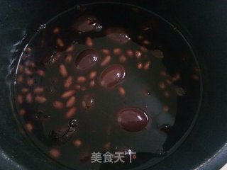 Angelica Black Glutinous Rice, Red Dates, Egg Syrup recipe