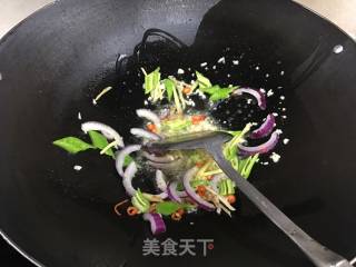 Spicy Stir-fried Flower Beetle recipe