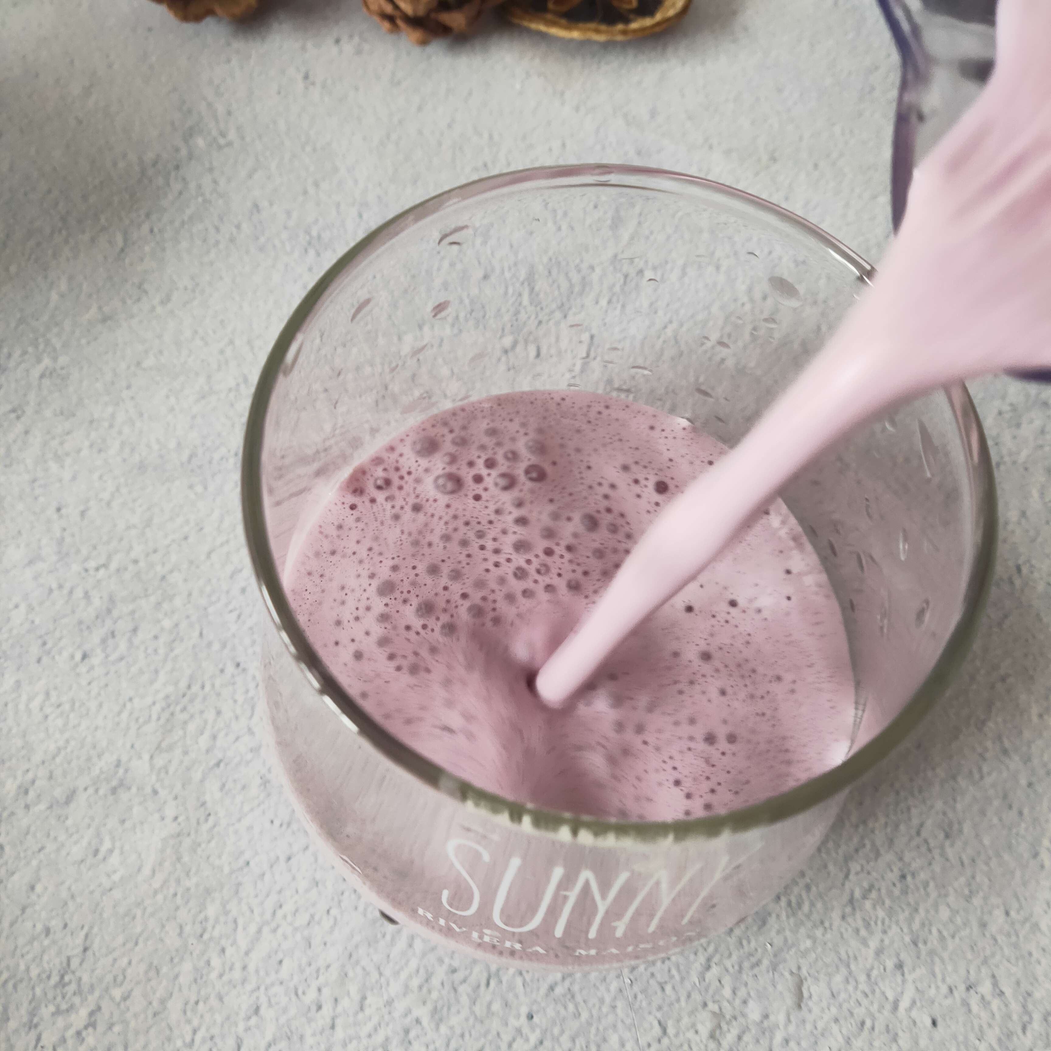 Milk Mulberry Smoothie recipe