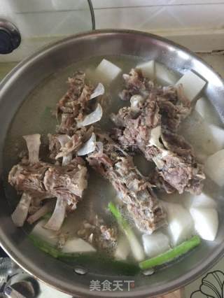 Lamb Scorpion Stewed White Radish recipe