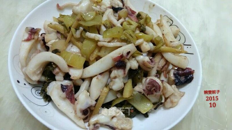 Stir-fried Cuttlefish with Pickles recipe