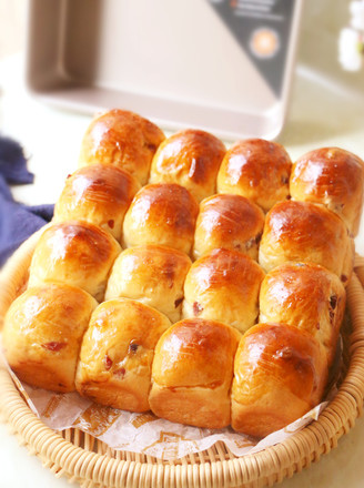 Cranberry Milk Steak Bun recipe