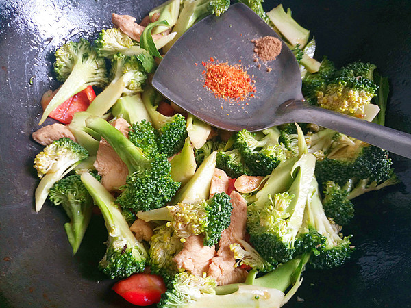 Stir-fried Chicken with Broccoli recipe