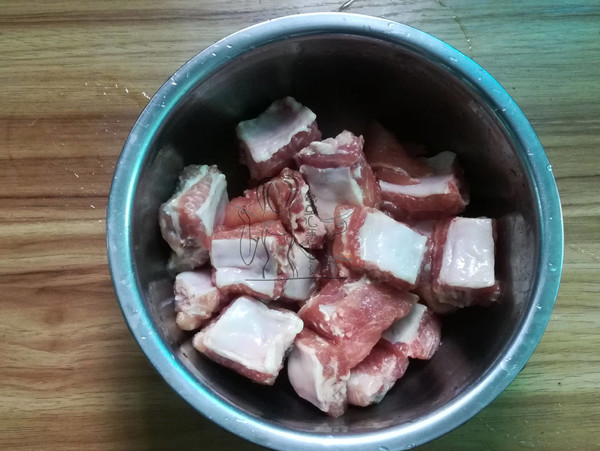 Stewed Pork Ribs with Pineapple recipe