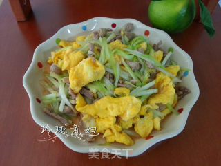 Scrambled Eggs with Chives and Pork recipe