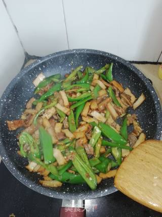 Stir-fried Pork with Green Pepper recipe