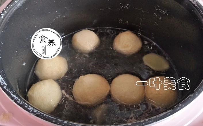 This Bowl of Fish Balls and Seaweed Noodle Soup recipe