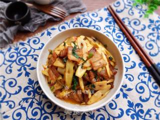 Stir-fried Pork with Huoxiang Bamboo Shoots recipe