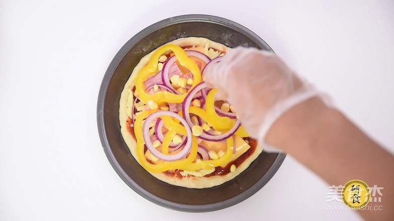 Italian Thin-bottomed Pizza is Crispy and Crunchy recipe