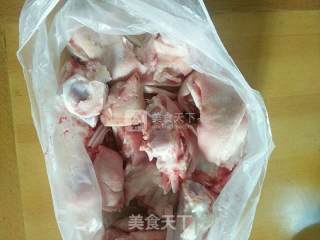 Kelp and Water Chestnut Pork Knuckle Soup recipe