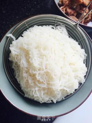 Stir-fried Vermicelli with Loofah and Goose recipe