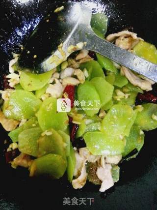 Stir-fried Pork with Lettuce recipe