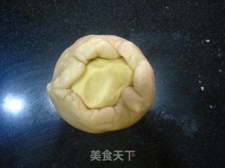 Traditional Classic Moon Cakes: Shuanghe Crisp Moon Cakes recipe