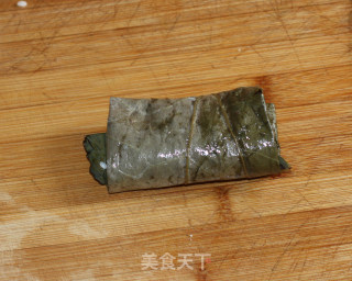 Steamed Glutinous Rice with Baishanzu Mushroom Sauce and Lotus Leaf recipe