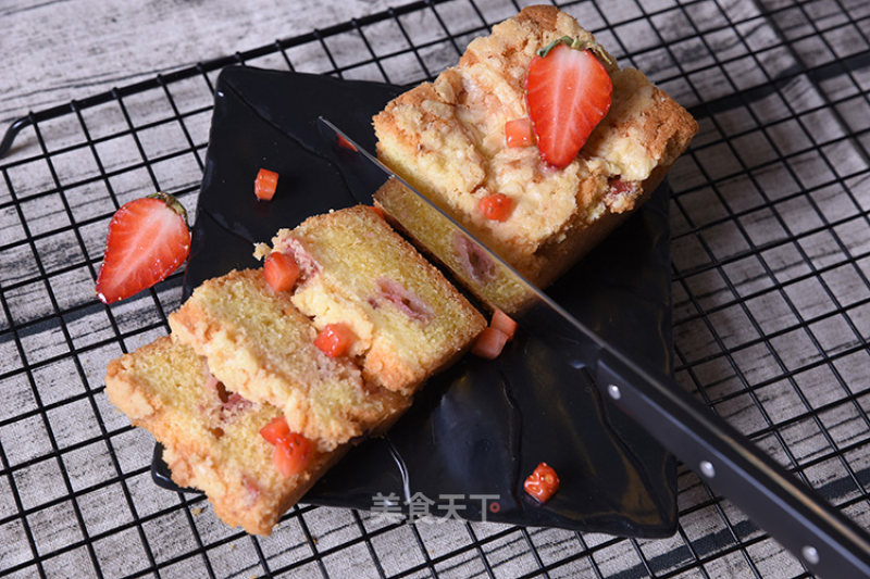 Strawberry Pastry Cake recipe