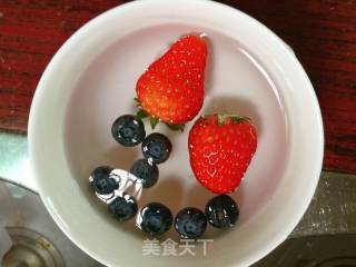 Strawberry Yogurt Cup recipe