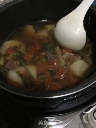 Stewed Beef Brisket with Tomato and Radish recipe