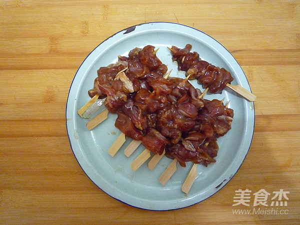 Barbecued Pork and Chicken Drumsticks recipe