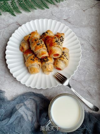 Sausage Pastry Roll recipe