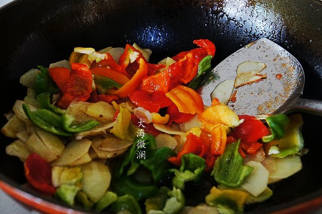 Fried Potato Chips with Green Peppers recipe