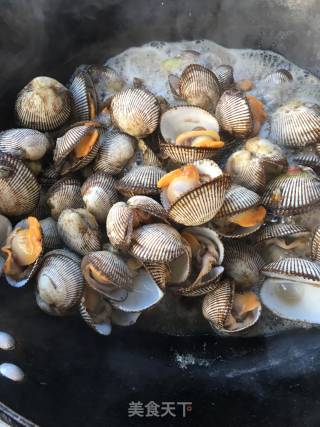 Hairy Clams with Sauce recipe