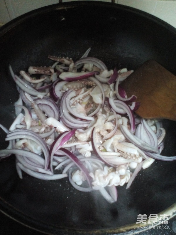 Squid Fried with Onions recipe