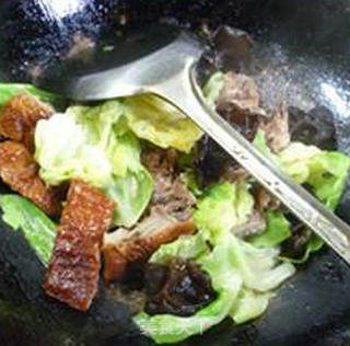 Stir-fried Cabbage with Black Fungus Roast Duck recipe