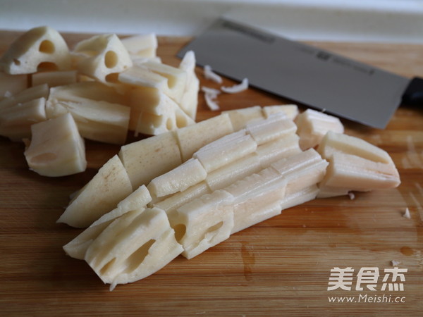 Lotus Root Tongue Soup recipe