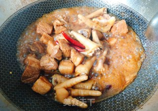 Braised Chicken Feet with Skin Pork recipe