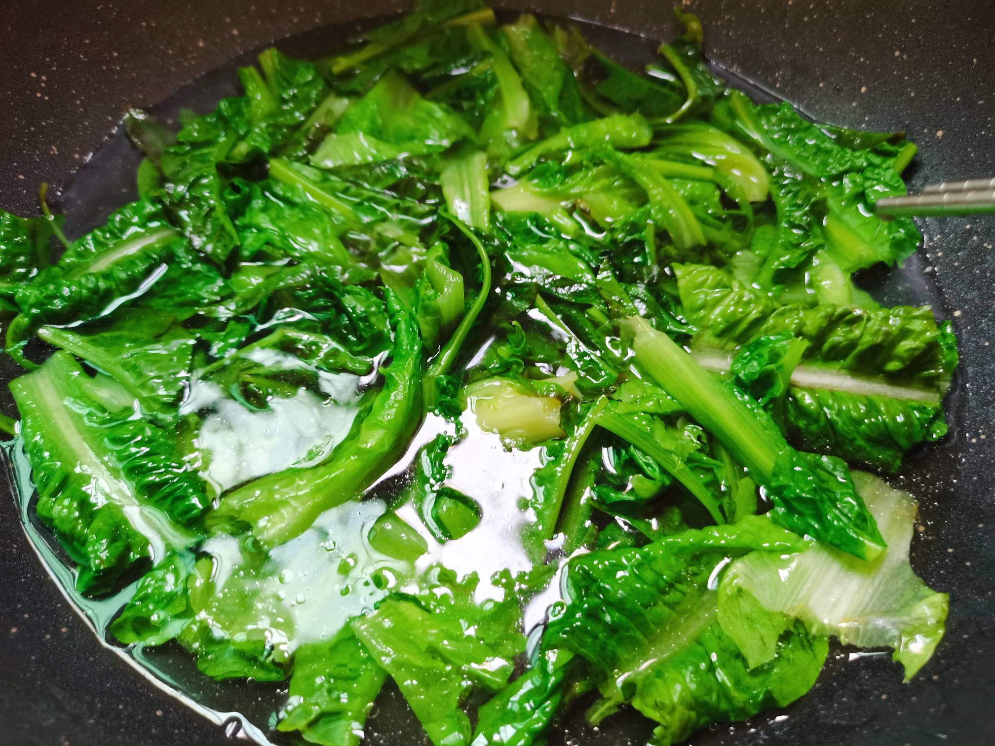 Don't Throw The Lettuce Leaves, Mix Them and Eat Them, It's Super Fragrant recipe