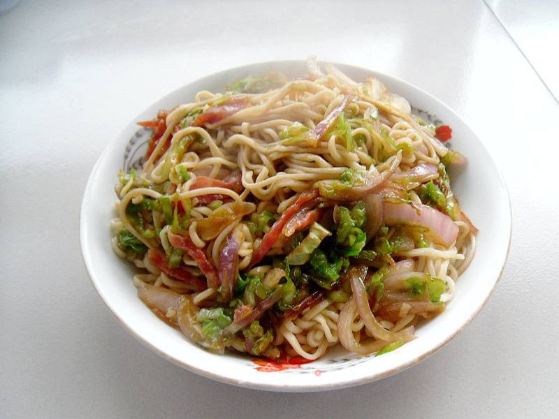 Fried Noodles with Green Cabbage recipe