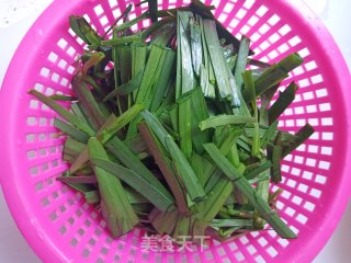 Stir-fried Tofu Skin with Leeks recipe