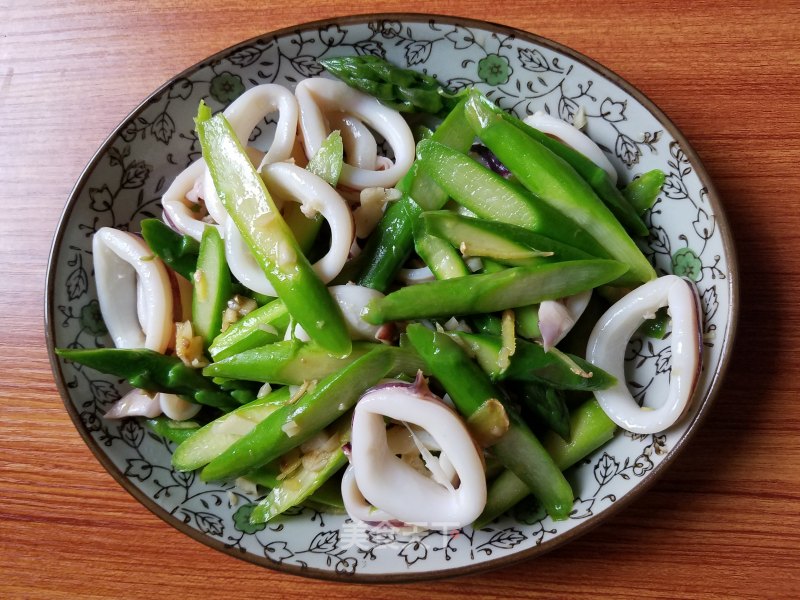 Fried Squid with Asparagus recipe