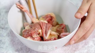 Steamed Pigeon with Cordyceps Flower recipe