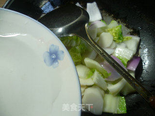 Stir-fried Rice Cake with Onion and Cabbage recipe