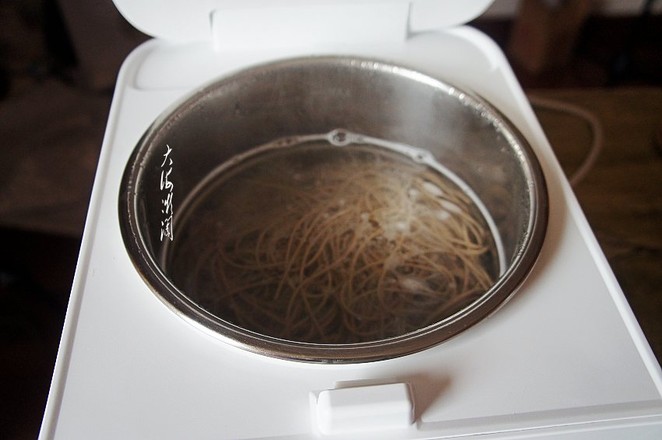 Soba with Sirloin and Sauerkraut recipe