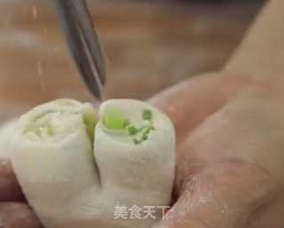 New Year’s Staple Food is Still Eating Original Steamed Buns that Have Remained Unchanged for Thousands of Years? Teach You A New Way to Eat Noodles [five Zhenfen Scallion Rolls], Everything in One Roll, All Blooming, Soft and Nourishing Stomach, Hospitality Has Noodles and Warm Heart! recipe