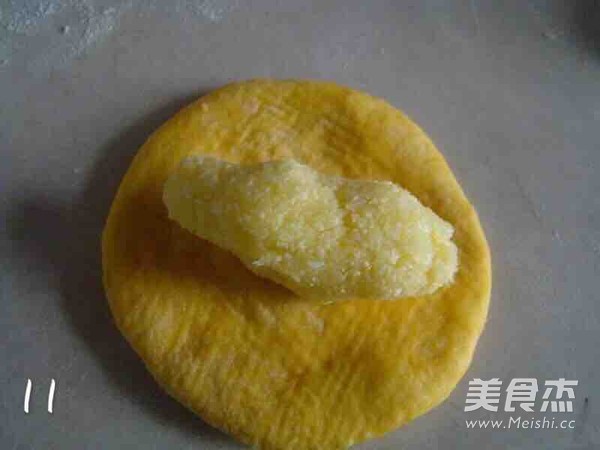 Chrysanthemum Coconut Bread recipe