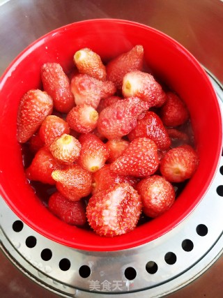 Homemade Canned Strawberries recipe
