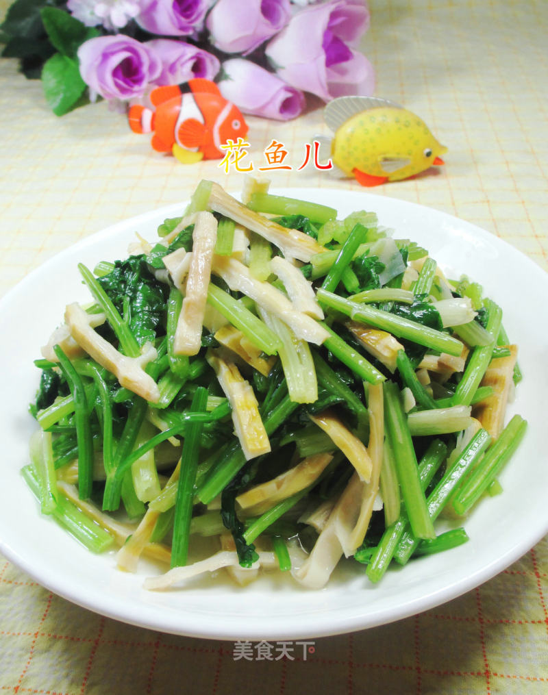 Stir-fried Celery with Lamb Tail Bamboo Shoots recipe